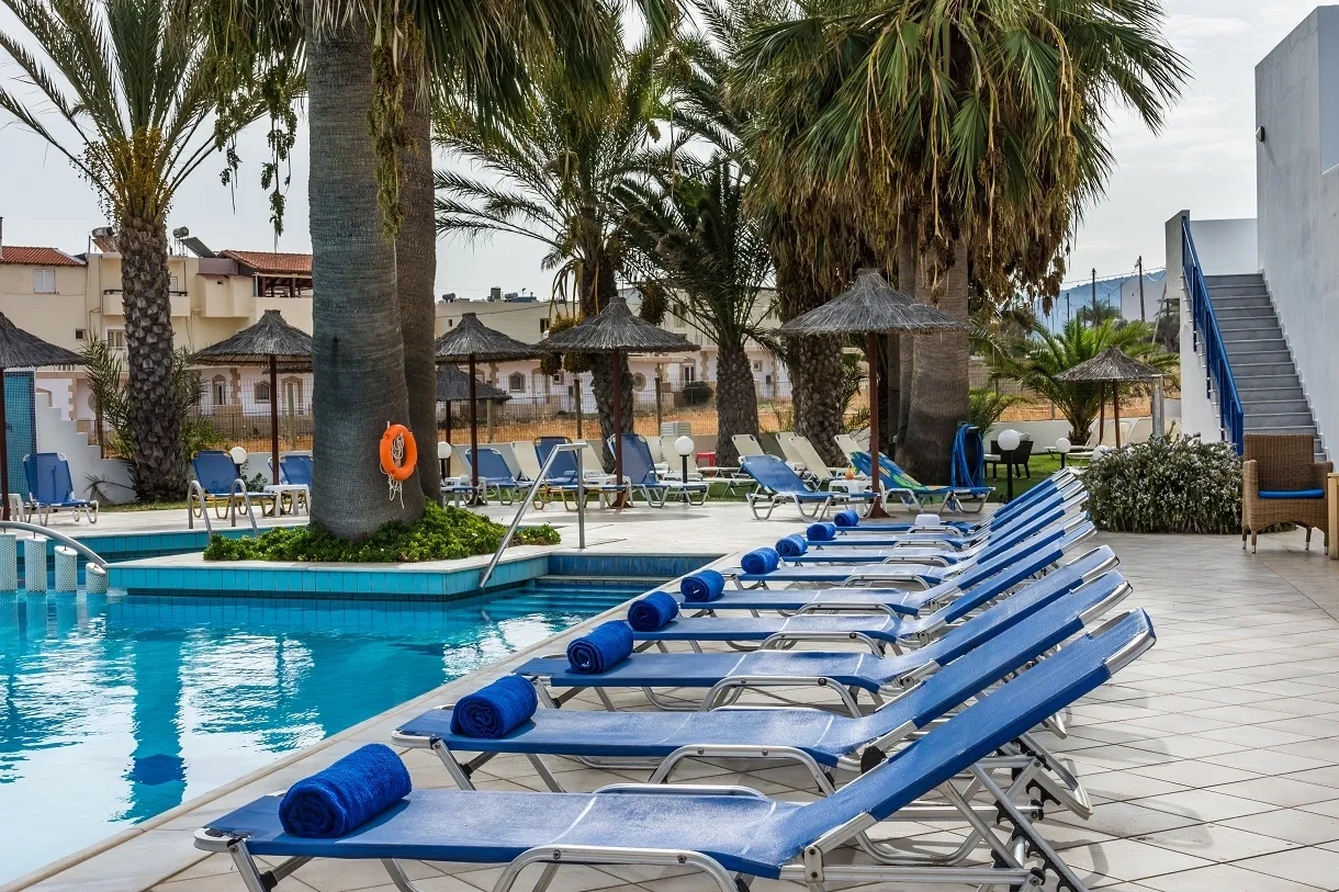 19_SWIMMING POOL 1.webp